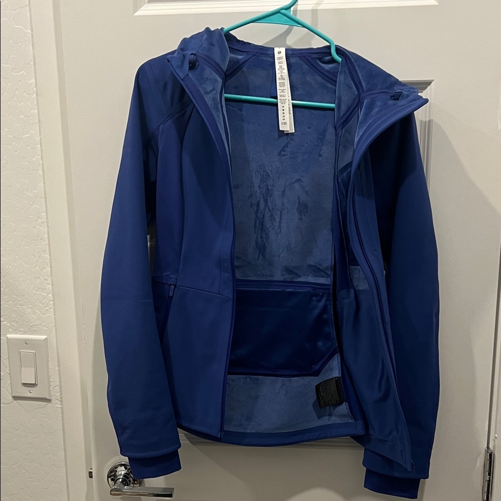 Lululemon cross chill jacket